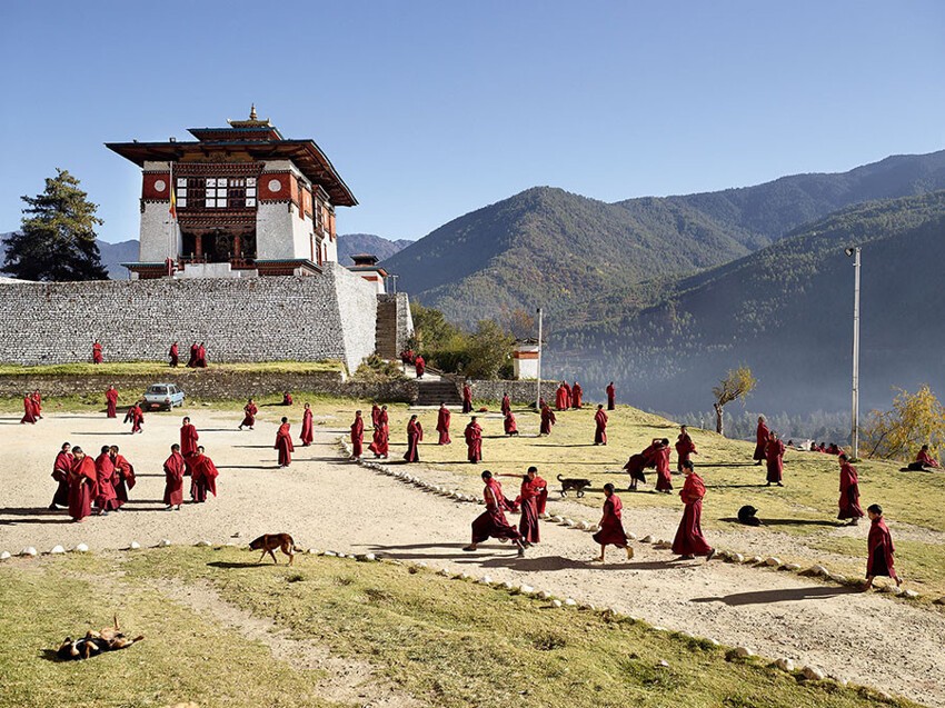 Школьная площадка Дечен Пходранг в Тхимпху, в Бутане.