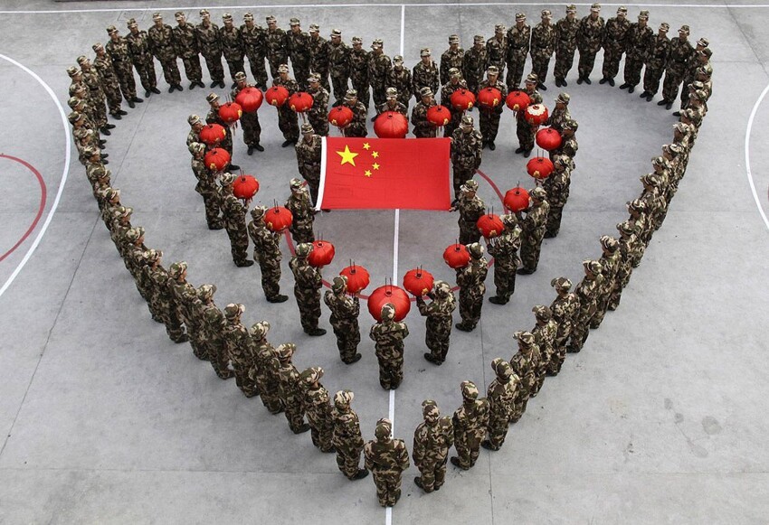 Китайский Новый год, который в 2010 году совпал с Днем Всех Влюбленных. 