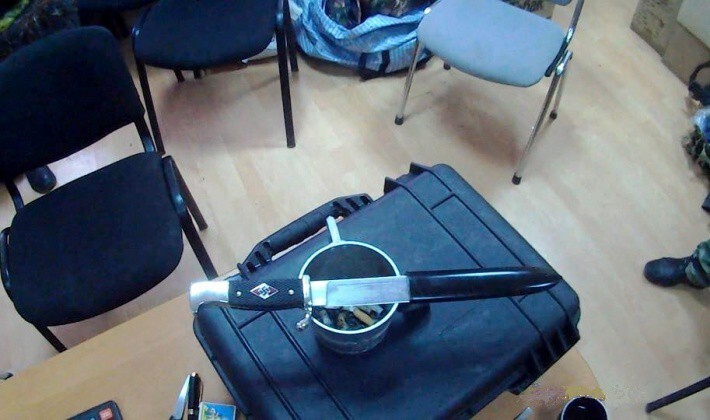Киевские силовики используют оружие и вещи с символикой Третьего рейха
