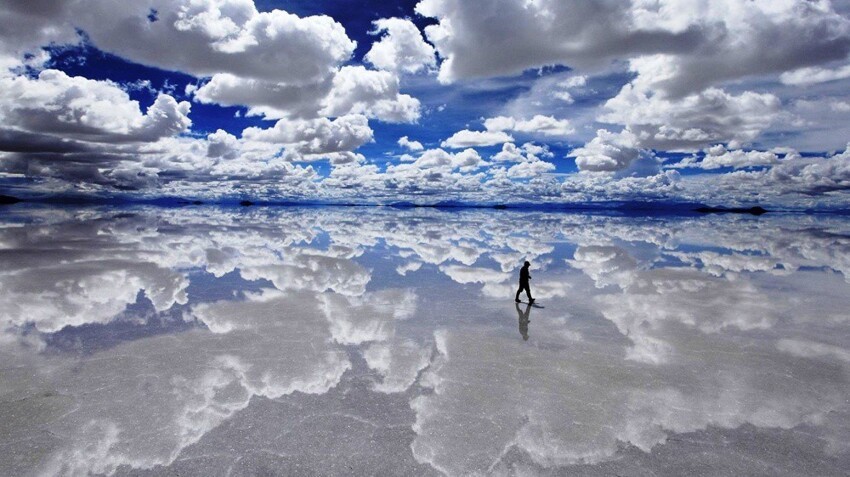 Солончак Уюни — высохшее соленое озеро в Боливии.