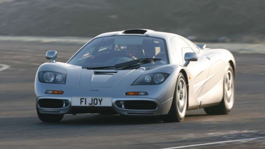 18. McLaren F1 был самым быстрым автомобилем в мире в течение многих лет с рекордом в 391 километров в час, установленном в 1998 году.