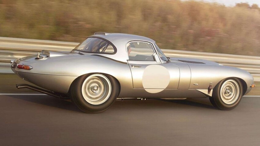 2. Он был настолько хорош, что даже «заклятый враг» фирмы Ягуар, легендарный Энцо Феррари назвал Jaguar E-Type «самой красивой машиной из когда-либо сделанных».