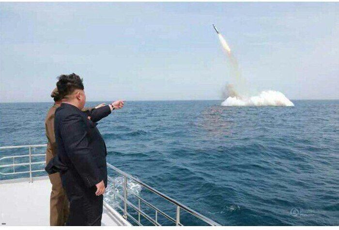 Детская радость на лице Ким Чен Ына после запуска ракеты с подлодки