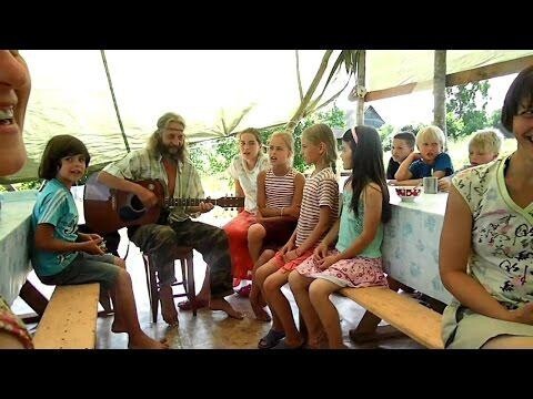 Дети исполняют песню Николая Емелина - РУСЬ 