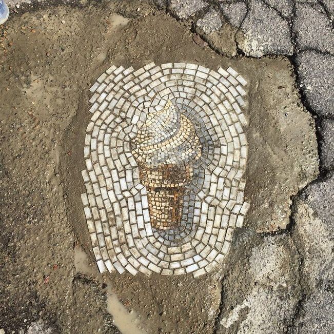 В Чикаго дорожные ямы латают мороженым из мозайки