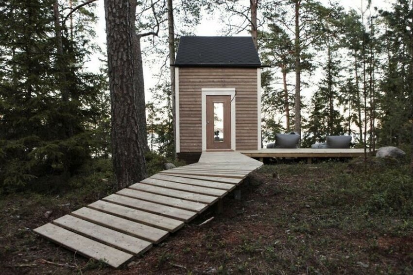 1. Маленький домик в лесу