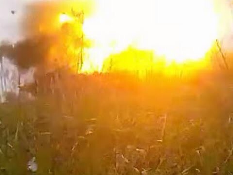 Ополченцы взорвали заминированный броневик силовиков 