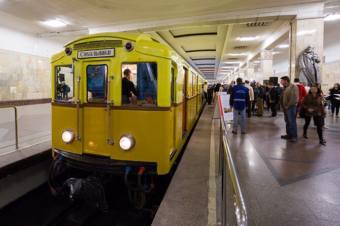 Московскому метро 80 лет! Выставка ретро-вагонов