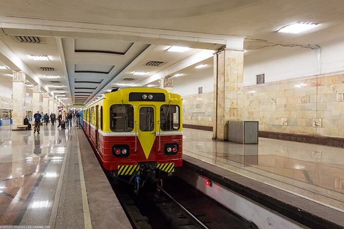 Московскому метро 80 лет! Выставка ретро-вагонов