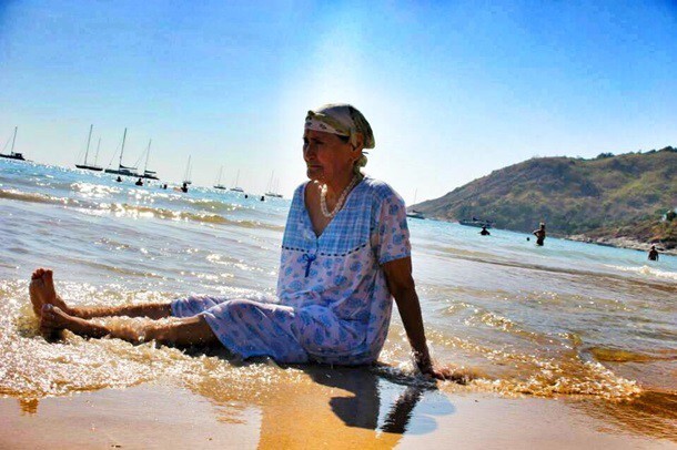 80-летняя казашка-путешественница покоряет Facebook*