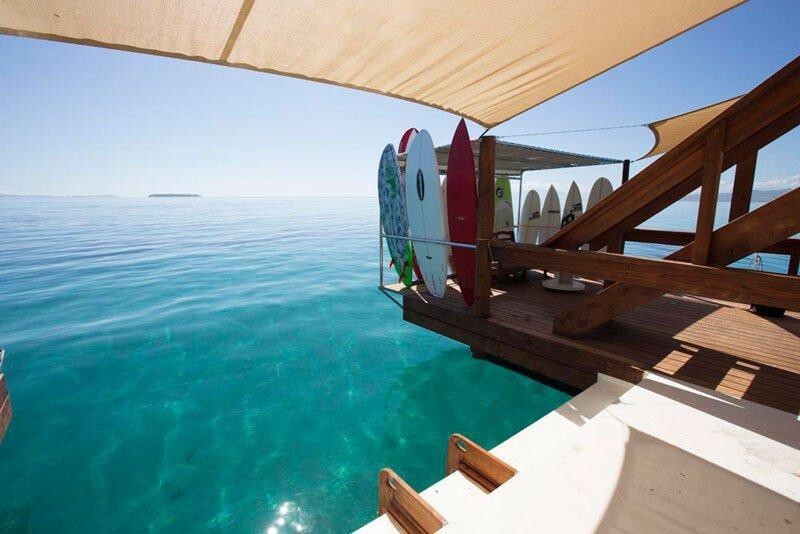 Удивительный плавучий бар на Фиджи
