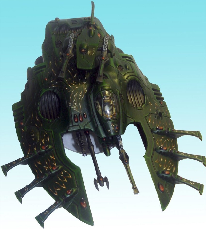 Монстры и техника в миниатюрах из мира Warhammer 40 000