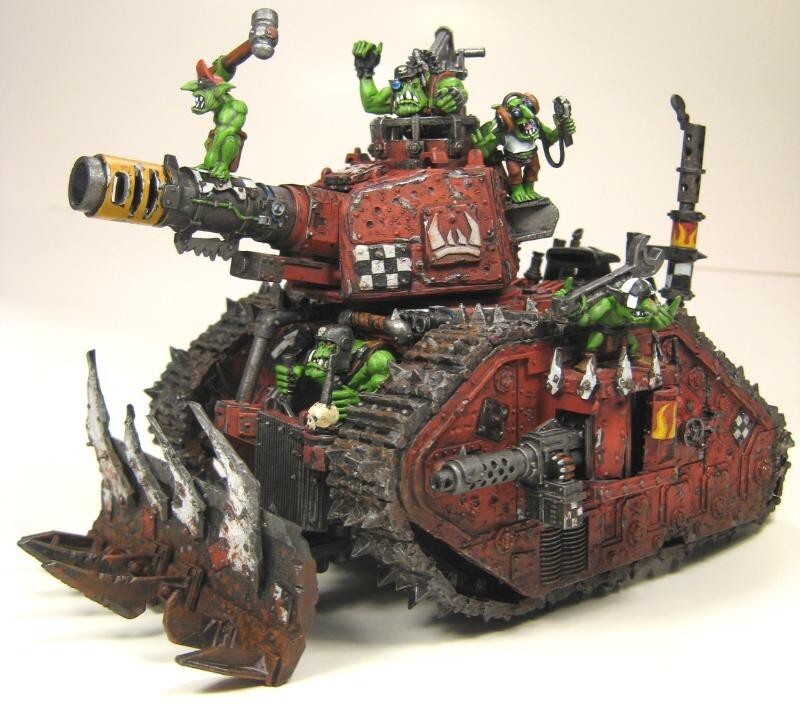 Монстры и техника в миниатюрах из мира Warhammer 40 000