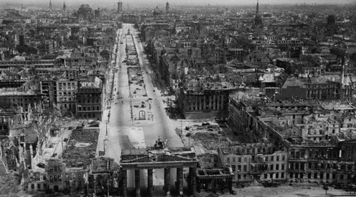 Берлин, Германия, 1945 год
