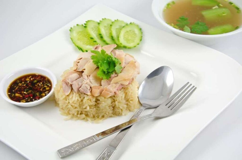 Курица с рисом Hainanese (Сингапур)