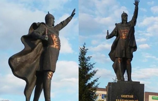 Неизвестные похитили меч с памятника Александру Невскому в Харькове