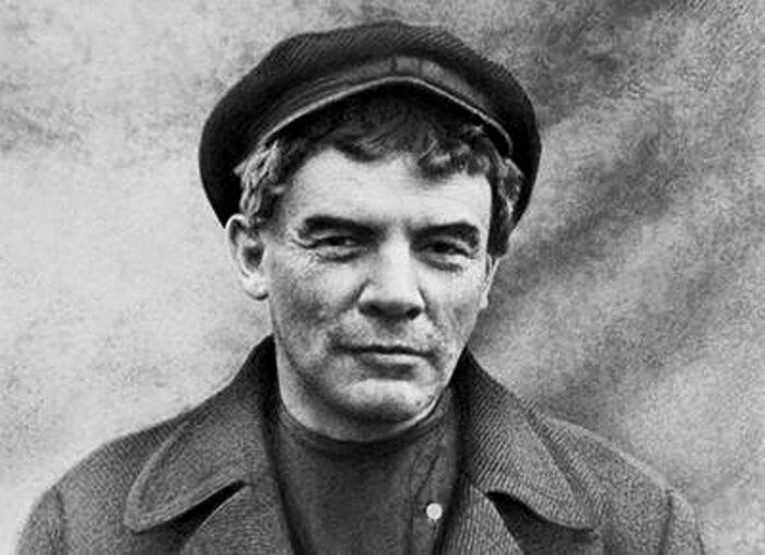Владимир Ильич Ленин перед октябрьским восстанием