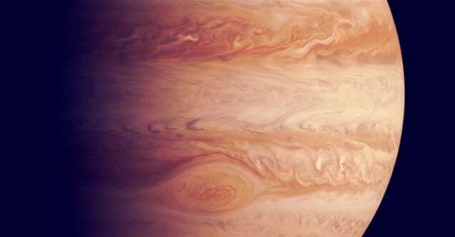Юпитер в 2,5 раза больше, чем все планеты Солнечной системы вместе взятые.