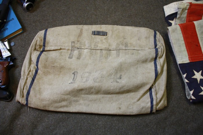 Датирована сумка 1934-м годом.