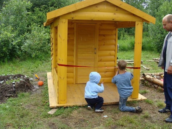 Строим детский домик своими руками