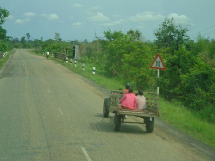 Автомобили из Лаоса