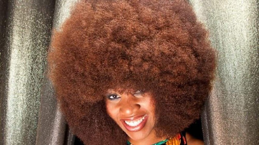 Самая объёмная в мире причёска афро у женщины