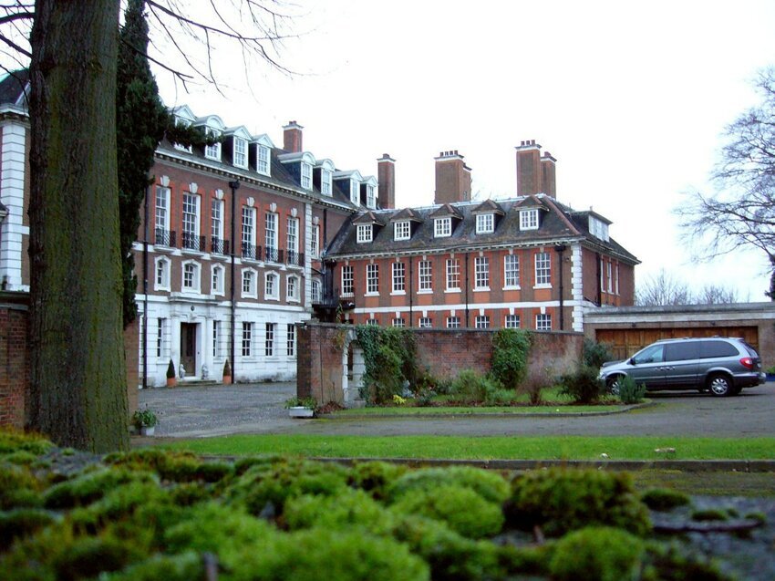 Экс-сенатор Гурьев купил самый дорогой дом в Лондоне