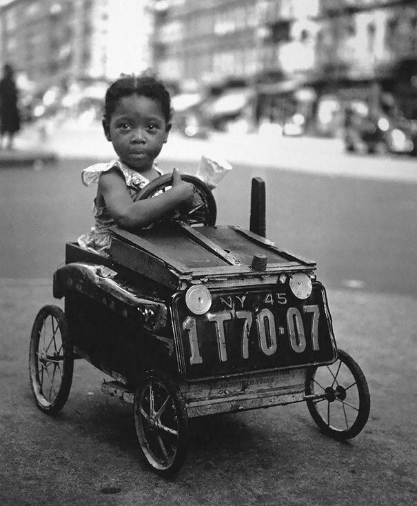 Девочка на своём автомобиле, Нью-Йорк, 1947 год