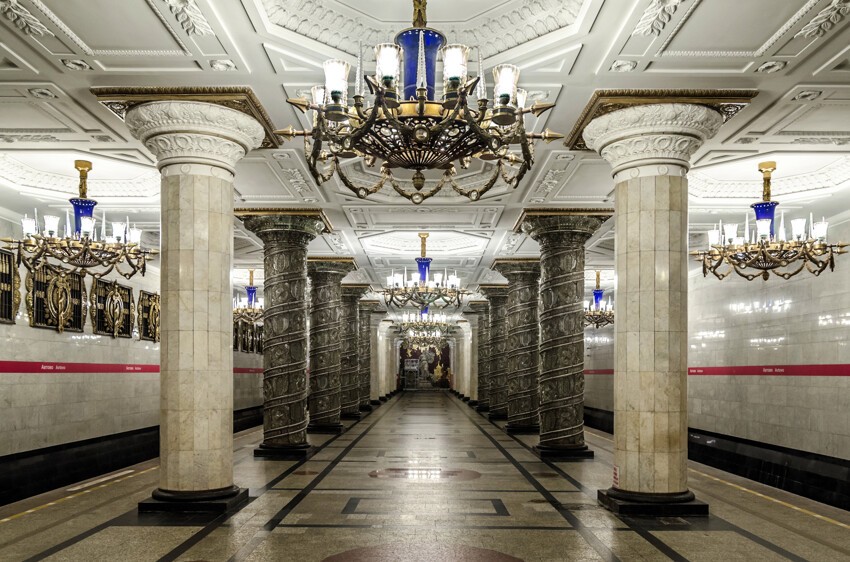 2. В Петербурге самый глубокий метрополитен в мире. Туннели его пролегают на глубине 70-80 метров.