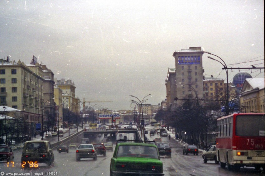 От Арбата старого перейдем к Новому.