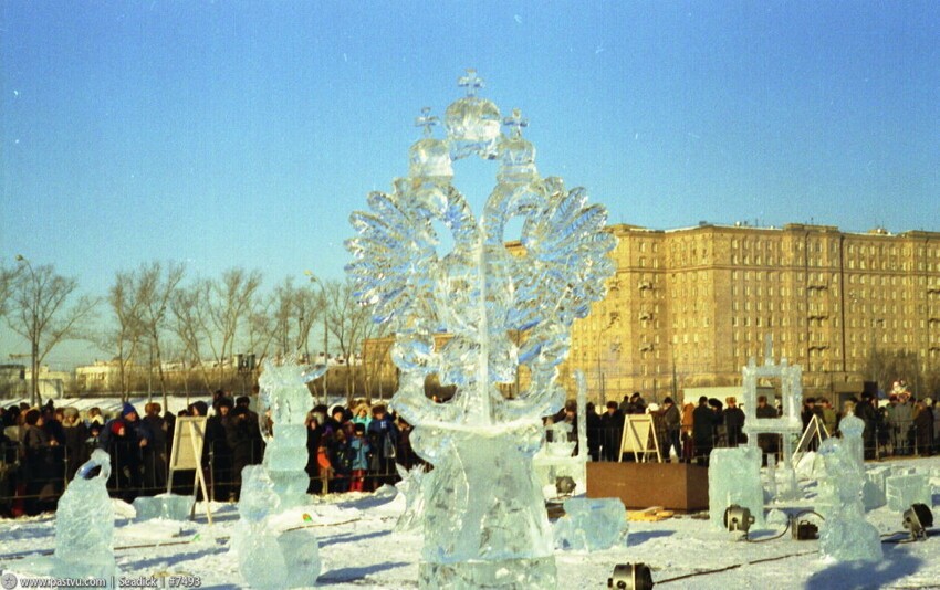 Выставка ледяных фигур у Поклонной горы.