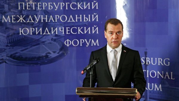 Медведев назвал условие отмены российских санкций против Запада