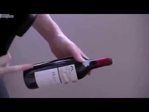  Как откупорить бутылку вина без штопора 
