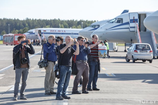 Как туристы из разных стран мира прилетели в Минск на "Ту-154"