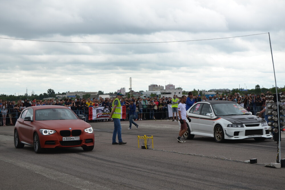 Mitsubishi Lancer vs BMW m135i turbo - BMW 7 