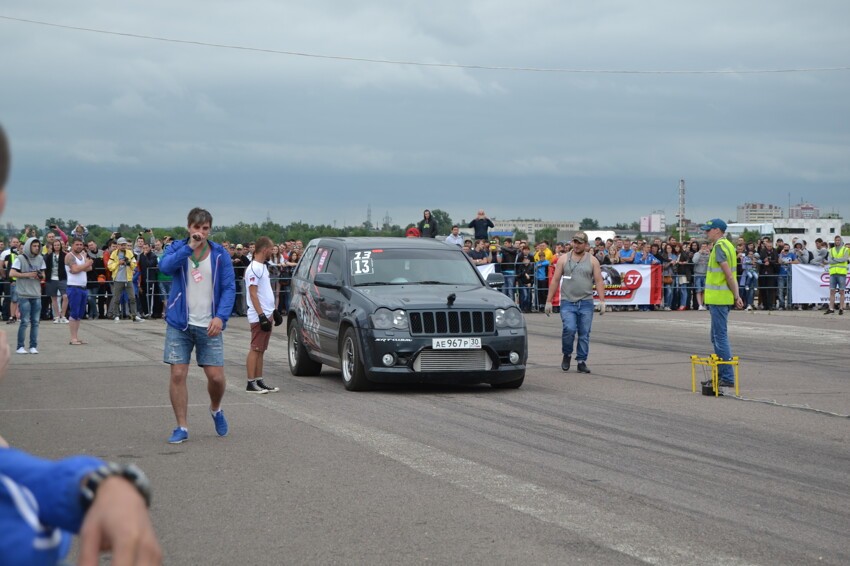 JEEP SRT8 1400 л.с vs Toyota MR2 Turbo 