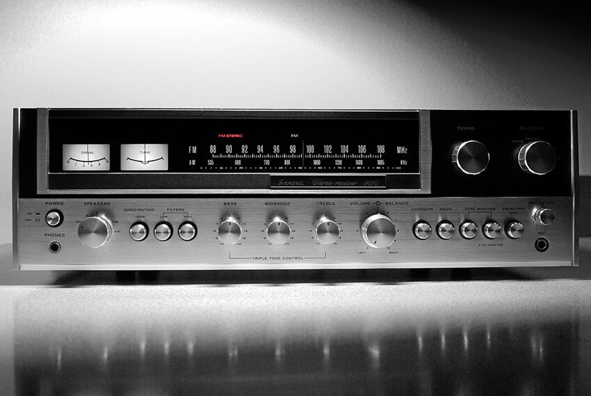 Sansui 9010 Stereo Receiver (1974).