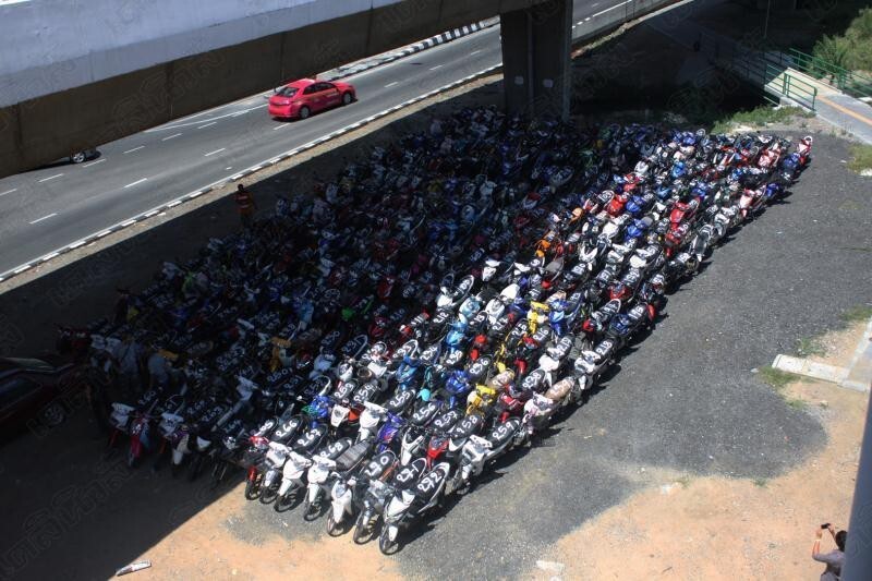 Более 400 мотоциклистов-стритрейсеров задержаны в Таиланде