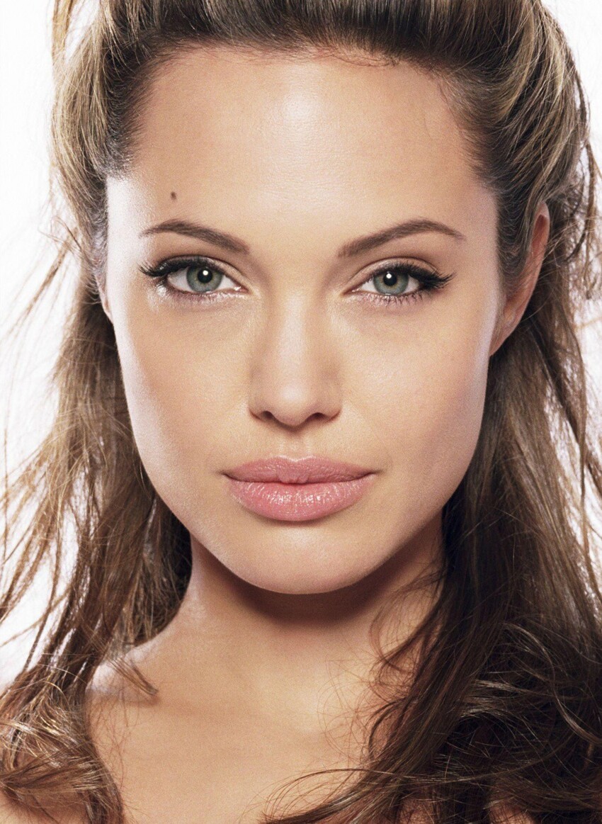Анджелине Джоли 40 лет
