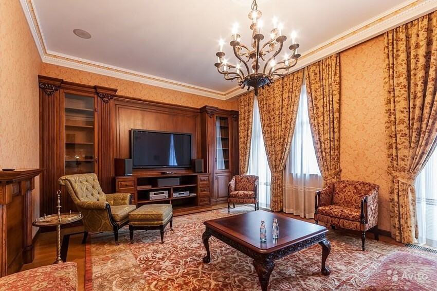 1) 6-комнатная квартира на Воробьёвых горах, 254 кв. м. — 498 000 000 руб.