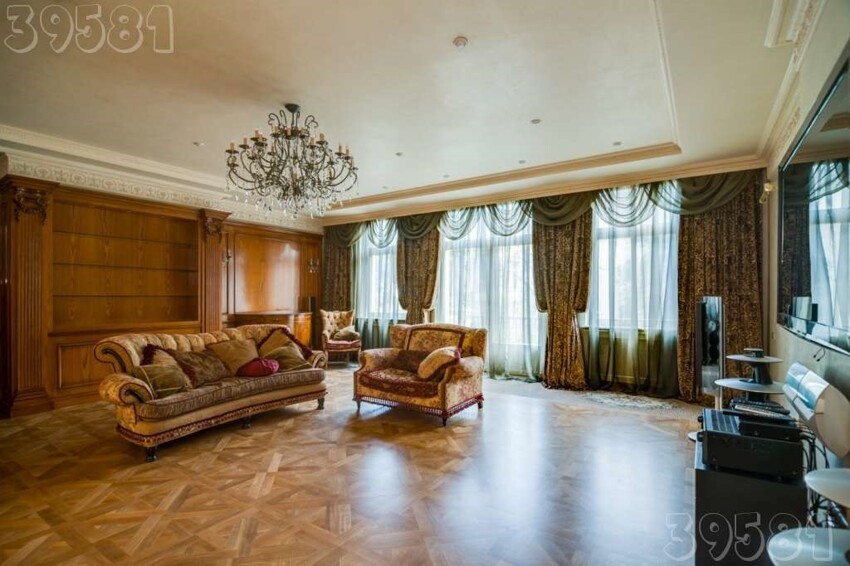 9) 5-комнатная квартира в Большом Левшинском переулке, 300 кв. м. — 600 000 000 руб.
