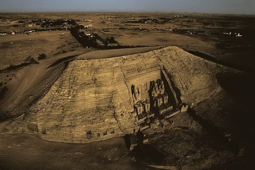Храм Рамзеса II в скале Абу-Симбел. Египет