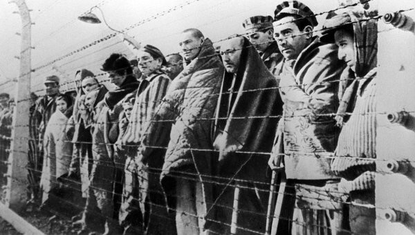 История первого успешного побега из лагеря смерти Освенцима.