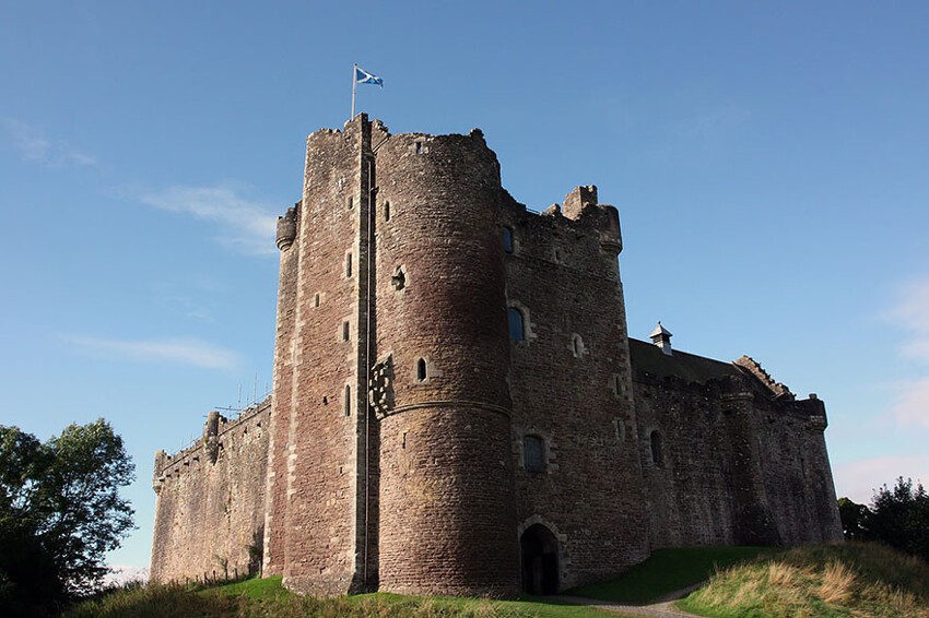 3. Винтерфелл – родовой замок Старков: Замок Дун в области Стерлинг, Шотландия