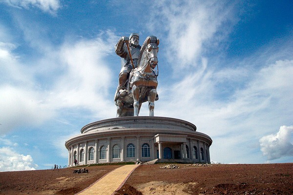 Статуя Чингисхана.