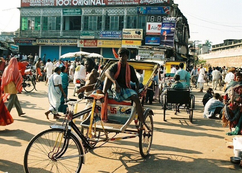Нравы на дорогах в Индии: цирк со слонами