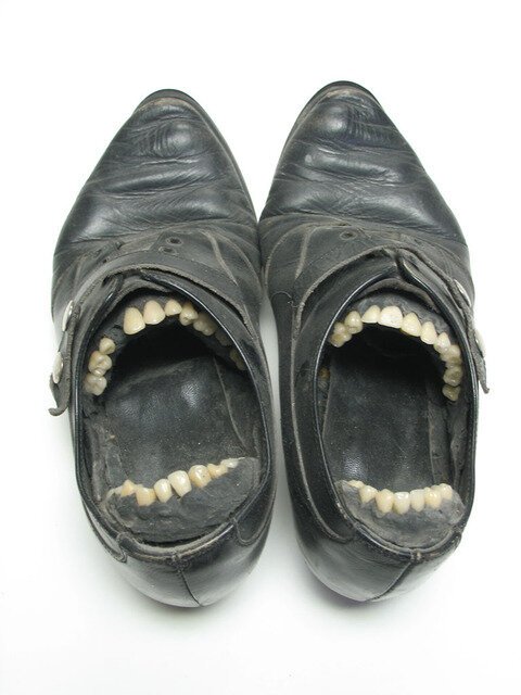 Зубастые ботинки