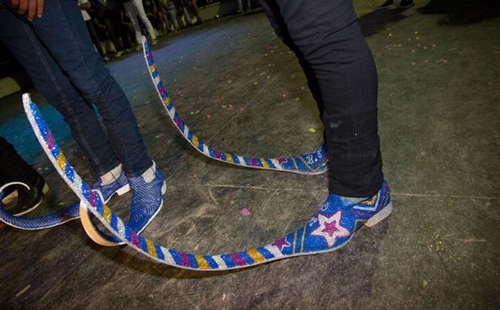 Мексиканское общество туфель с длинными носками