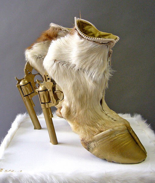 Iris Schieferstein "Gun Hoofs", 2009