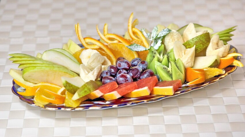Варианты оформления фруктовых тарелок